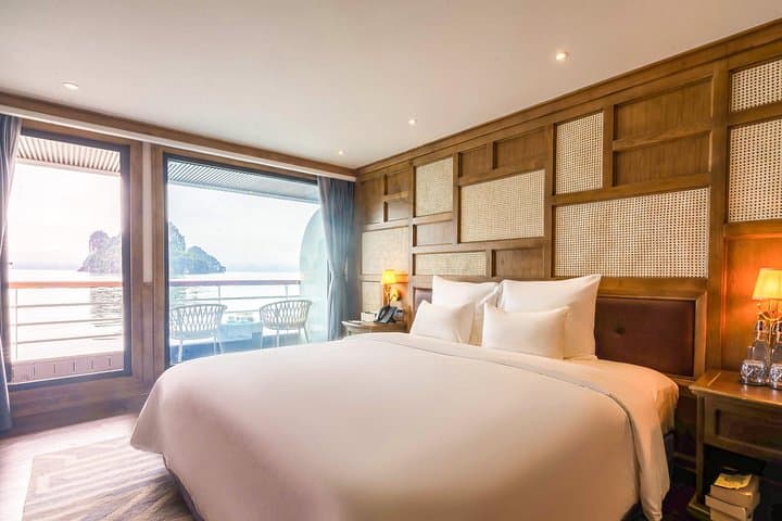 Full-Day Chill Cruise in Halong Bay: Sung Sot Cave, Titov Island & Luon Cave photo 2