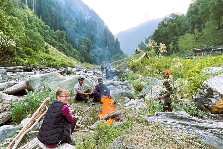 Kashmir Naranag to Marchoi Trek: 5-Day Guided Marchoi & Dumail Expedition photo 5