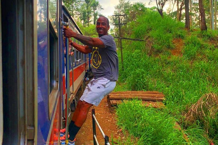 10-night-sri-lanka-itinerary-cultural-wildlife-tea-country-highlights photo 3
