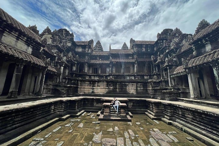 Angkor Wat Bike Tour with Lunch — Full-Day Small-Group Temple Ride photo 5