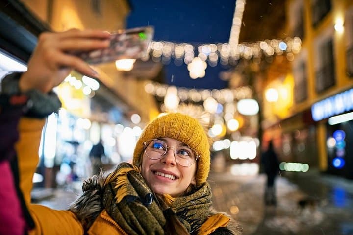 Zell am See Christmas Magic: Private Walking Tour of Stadtplatz & Elisabethpark photo 2