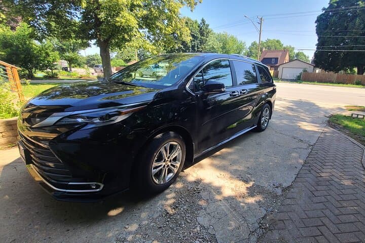 O'Hare Airport Taxi to Downtown Chicago — Private ORD Transfer photo 1