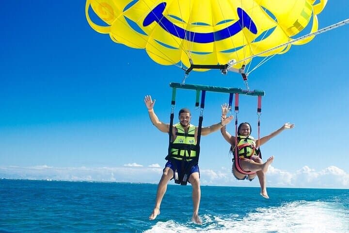 Cancun Combo: Snorkel Four Reefs & Parasail Over Nichupté Lagoon