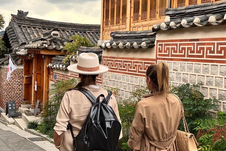 Full-Day Seoul Cultural Tour: Hanbok Experience, Changdeok Palace & Historic Markets photo 4