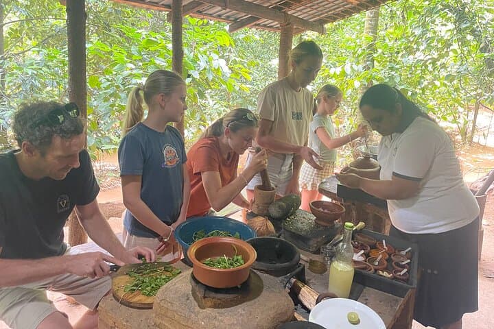 Private Kandy Village Cooking Class: Hands-On 8-Dish Sri Lankan Feast photo 6