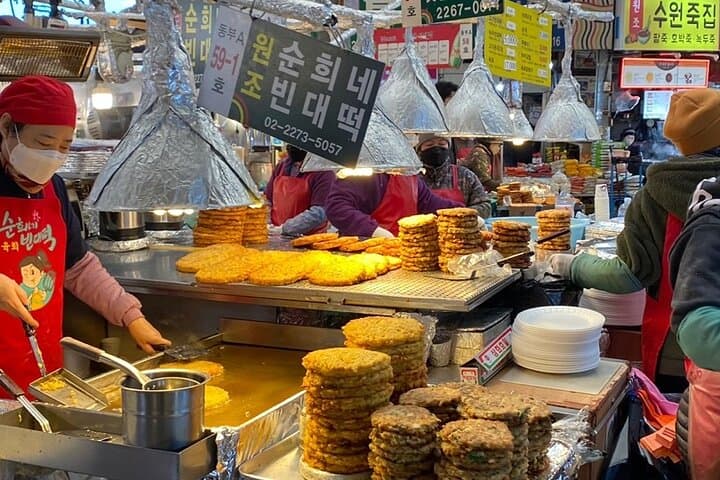 Full-Day Seoul Cultural Tour: Hanbok Experience, Changdeok Palace & Historic Markets photo 6