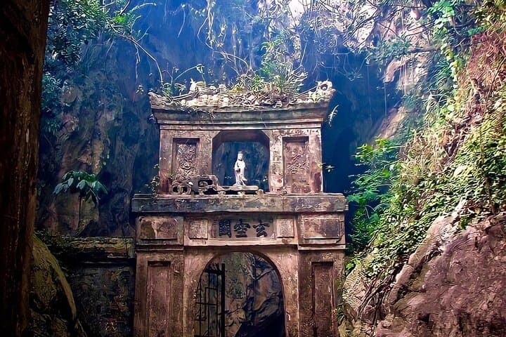 Explore Marble Mountains (Ngu Hanh Son) — Hiking, Caves & Pagodas Near Da Nang
