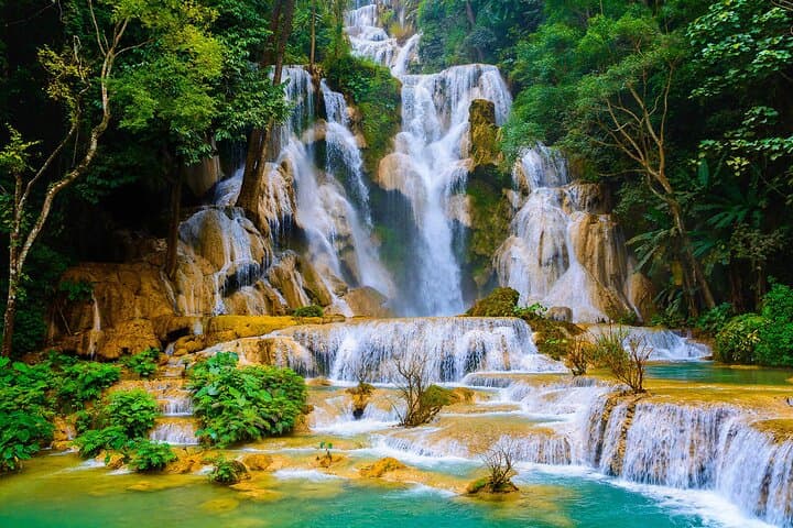 9-Day Private Highlights: Angkor Wat, Phnom Penh & Luang Prabang