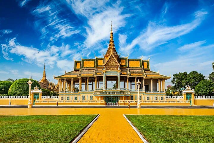 9-Day Private Highlights: Angkor Wat, Phnom Penh & Luang Prabang photo 2