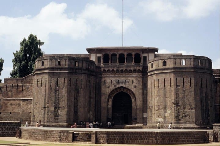 Guided Day Trip from Mumbai to Pune: Shaniwar Wada, Aga Khan Palace & Lohagad