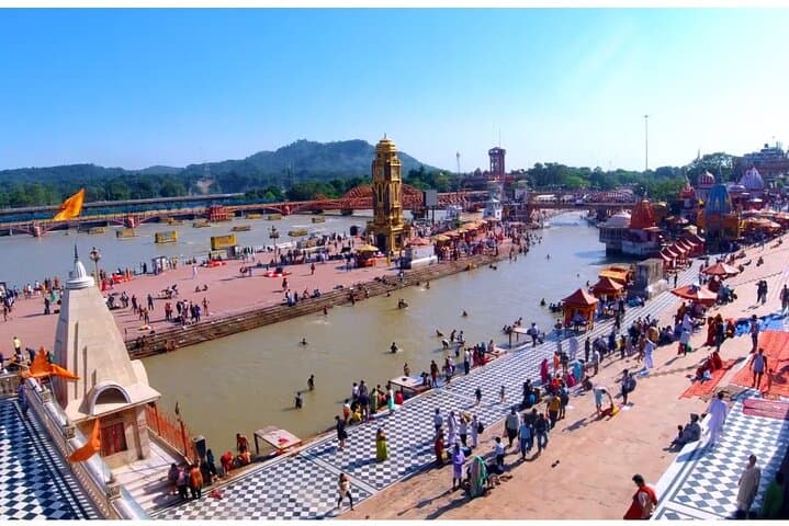 Haridwar Guided Walking Tour: Ghats, Temples & Evening Ganga Aarti