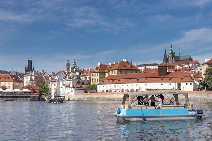 Prague Prosecco Cruise: Private 60-Minute Vltava Boat Experience photo 3