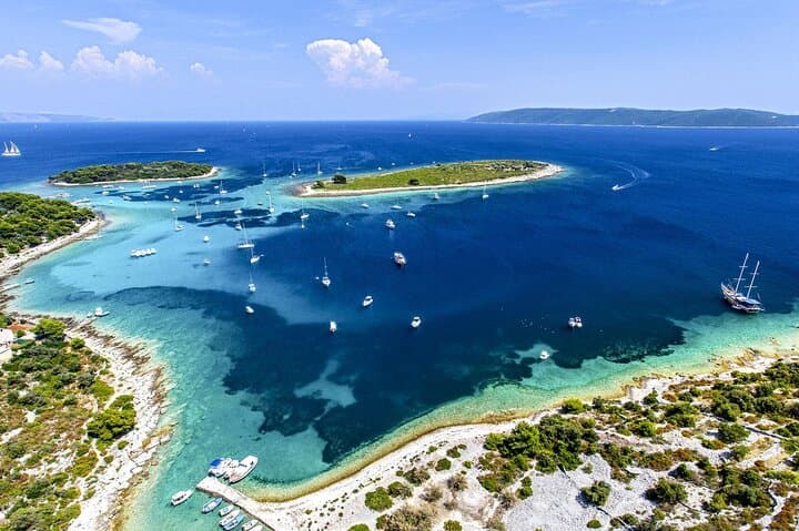 Half-Day Split Boat Trip to the Blue Lagoon, Čiovo & Trogir