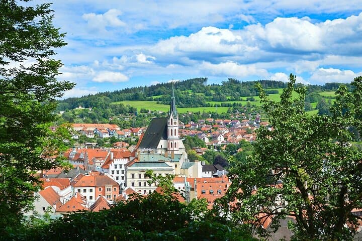 Private Transfer Prague to Vienna via Cesky Krumlov — 2‑Hour Castle Stop photo 5