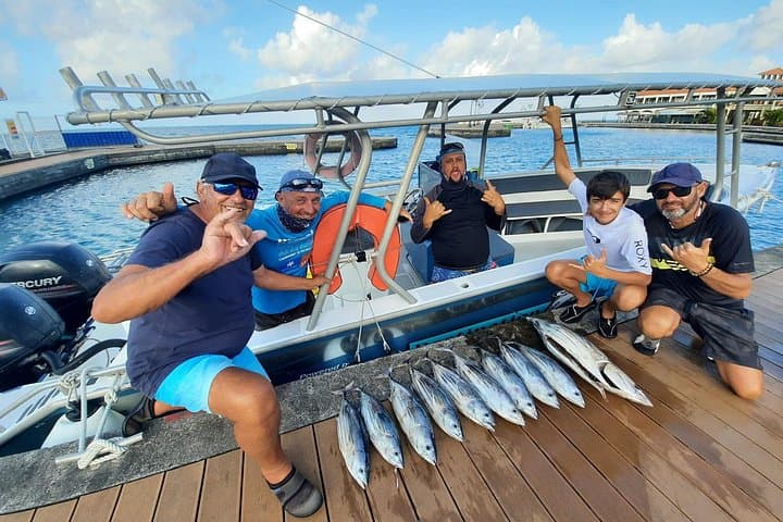 Private Big-Game Fishing and Lagoon Snorkel from Uturoa, Raiatea photo 2