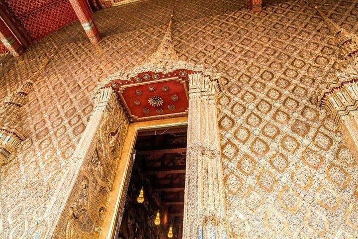 Private Bangkok Grand Palace & Temple Tour — Emerald Buddha, Wat Pho & Wat Arun (4 Hours) photo 4