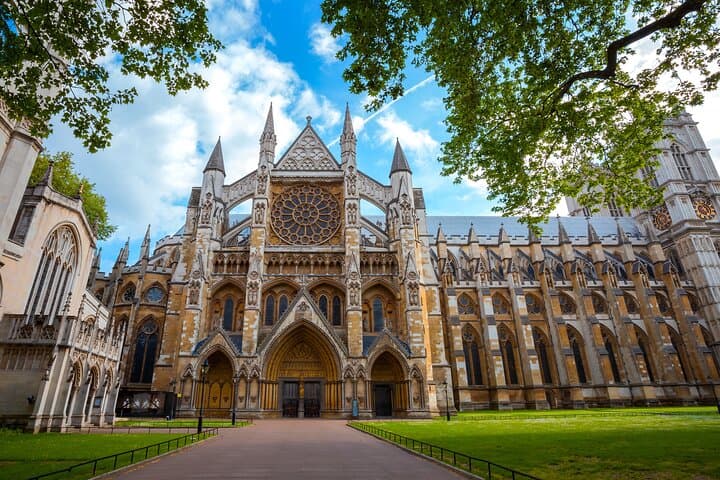 Westminster Abbey Skip-the-Line Tour: Big Ben, Buckingham & Parliament Walk