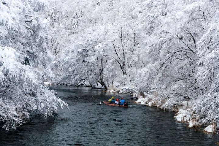 Winter Rafting on the Chitose River: Snow Views & Wildlife Near New Chitose Airport photo 2