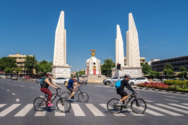 Bangkok Backstreets & Temple Bike Tour — 15km Cultural Ride Through Thonburi photo 5