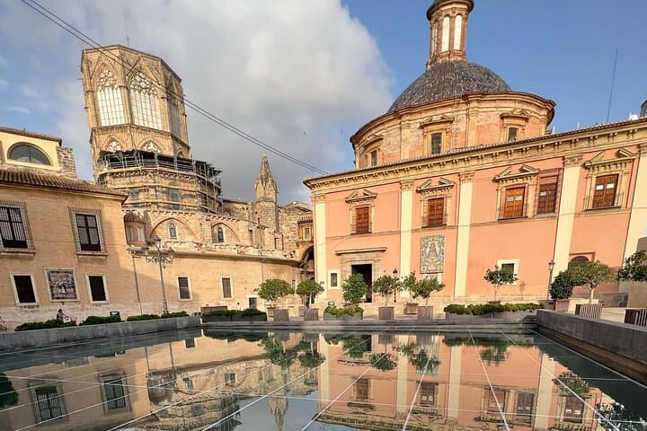 Self-Guided Valencia Walking Tour: Cathedral, La Lonja & Turia Garden Highlights photo 4