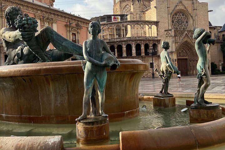 Self-Guided Valencia Walking Tour: Cathedral, La Lonja & Turia Garden Highlights photo 6