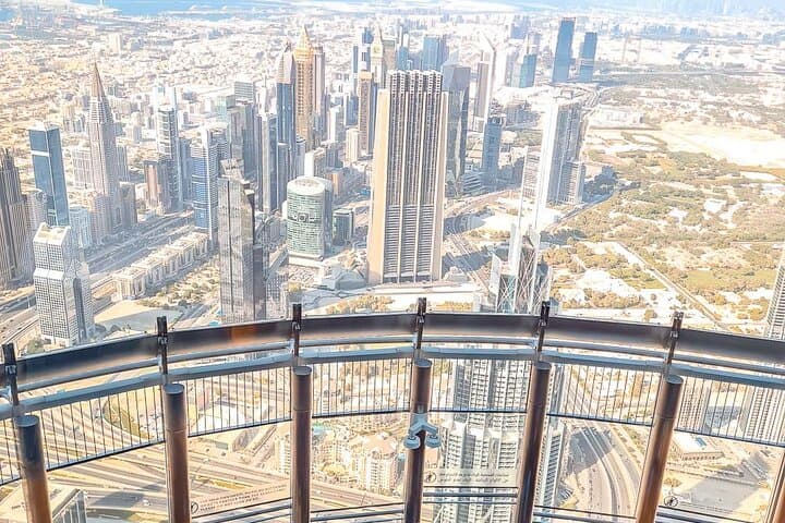 burj-khalifa-observation-deck-lunch-or-dinner-guide photo 4