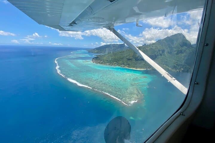 Tahiti Full-Day Private Cessna Flight and Island Discovery Tour photo 2