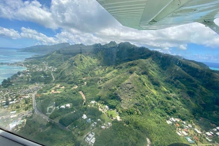 Tahiti Full-Day Private Cessna Flight and Island Discovery Tour photo 5