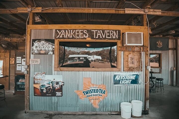 Polaris Slingshot Self-Guided Tour to Yankees Tavern from Houston photo 3