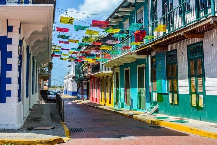 Private Panama City Tour: Casco Viejo, Amador Causeway & Miraflores Canal Views photo 3