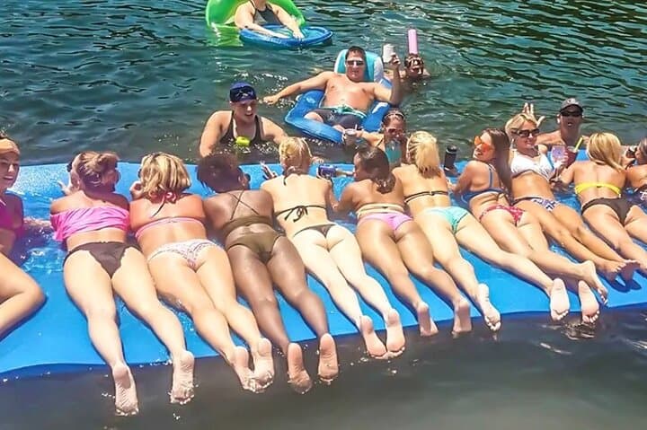 Miami Sand Bar Swimming Adventure — Biscayne Bay Private Boat Tour photo 3
