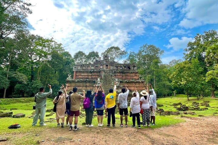 Classic Angkor Wat Sunset Private Guide Tour — Full-Day Angkor Temple Experience photo 3