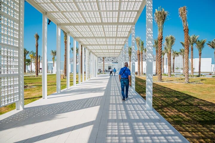 Abu Dhabi Day Tour from Dubai: Sheikh Zayed Grand Mosque & Louvre Abu Dhabi photo 4
