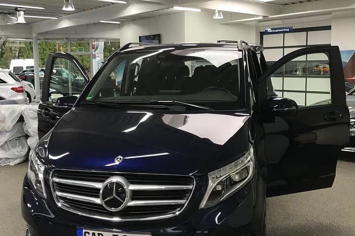 Alpine Ski Day from Munich to Garmisch-Partenkirchen — Kandahar Runs & Lift Access photo 2