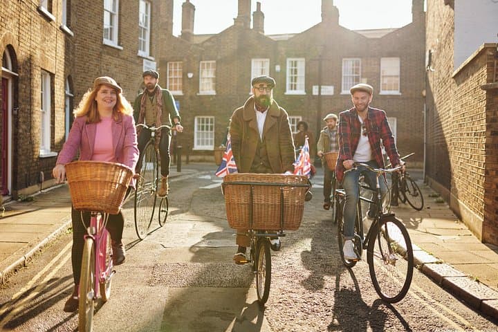 Private London Gin Safari — Bike Gin Tasting, South London Food Markets & Street Art photo 1