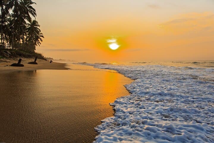 6-Day Romantic Ghana: Beachfront Resorts, Slave Castles & Kakum Canopy Walkway