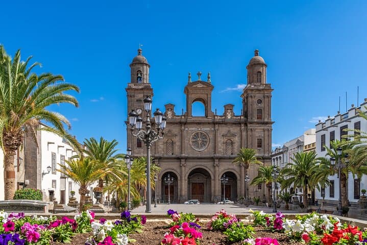 Explore Las Palmas: Private Full-Day Shore Tour from Gran Canaria Port