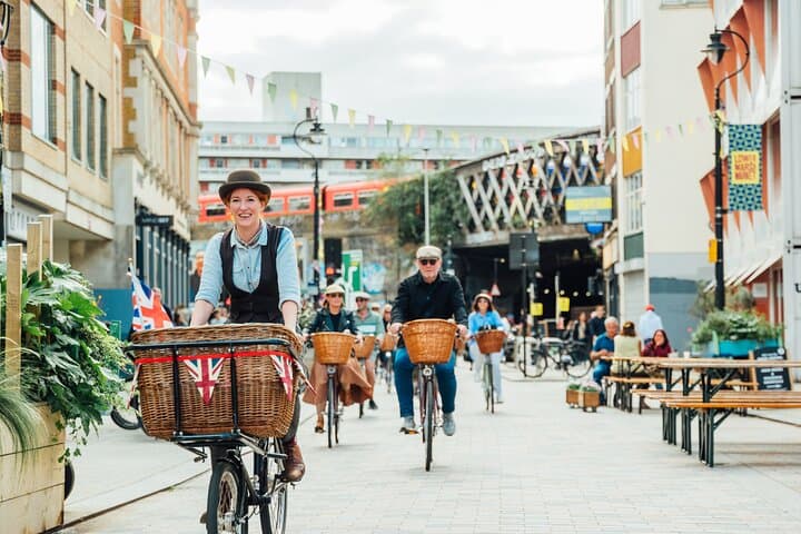 Sin & Salvation: Private Thames Bike Tour Through London's Dark Past photo 2
