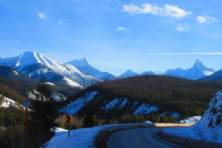 Explore Glacier National Park: Driving and Snowshoe Combo Tour Experience photo 4