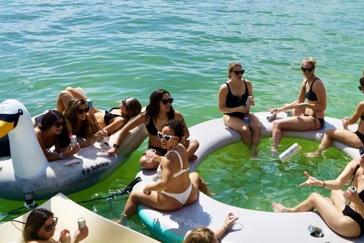 Miami Sand Bar Swimming Adventure — Biscayne Bay Private Boat Tour photo 4