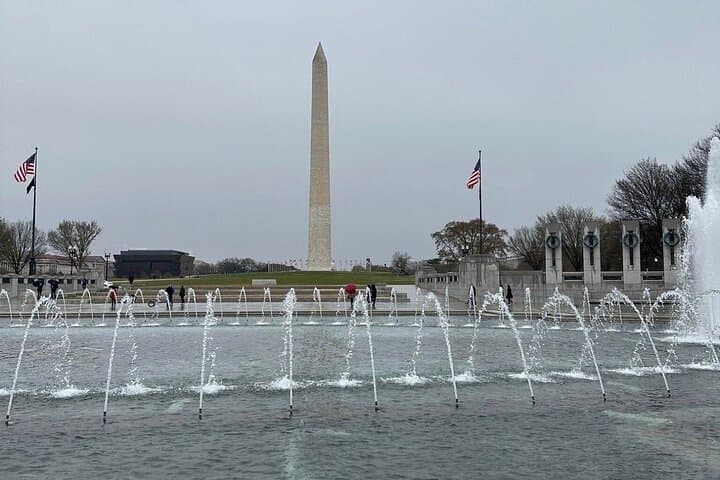 Washington DC Limousine City Tour: Monument Drive & Tidal Basin Highlights