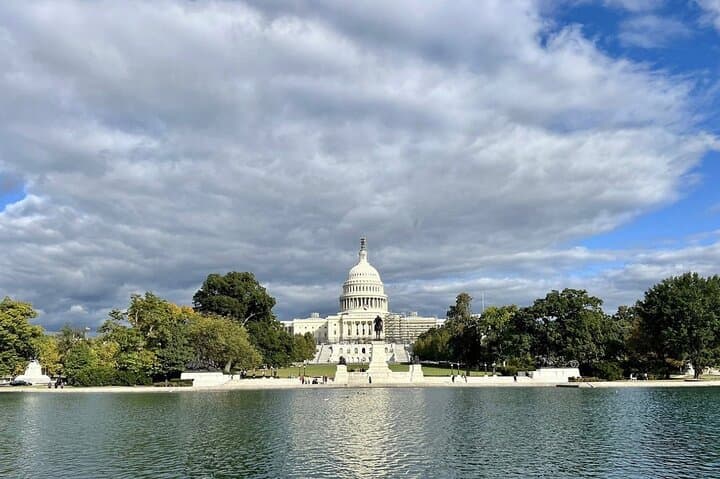 Washington DC Limousine City Tour: Monument Drive & Tidal Basin Highlights photo 4