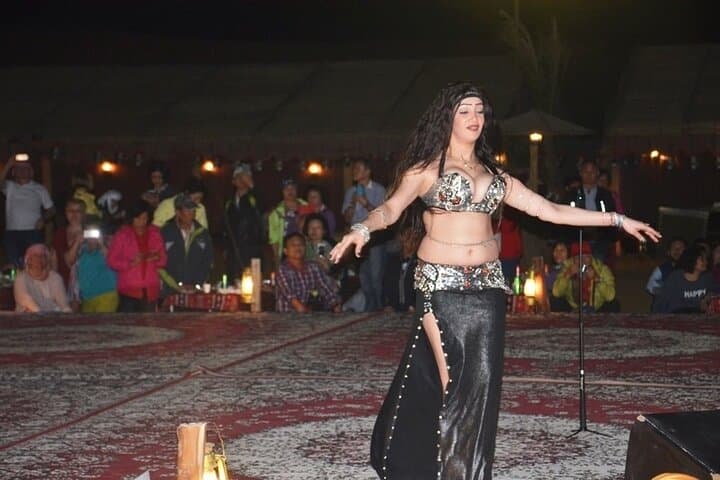 Abu Dhabi Desert Safari: Dune Bashing, Sandboarding & BBQ Under Desert Skies photo 3