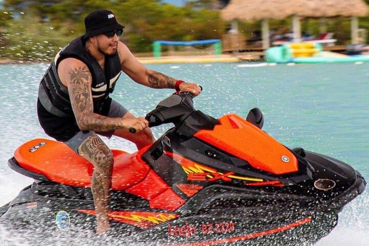 San Pedro to Caye Caulker: 4-Hour Guided Jet Ski Adventure