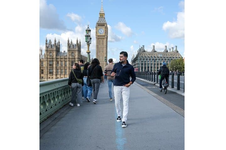 Private Photoshoot in London: Professional City Portrait Session photo 3