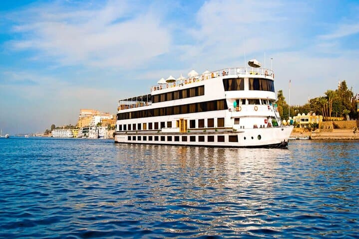 Ancient Horizons: 4-Day Nile Cruise from Aswan to Luxor with Abu Simbel and Hot Air Balloon
