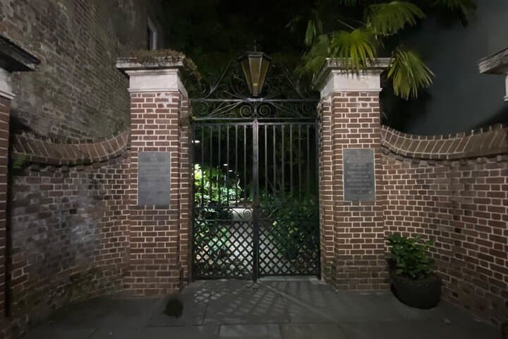 Real Hauntings of Charleston: Small-Group Ghost Walking Tour photo 6