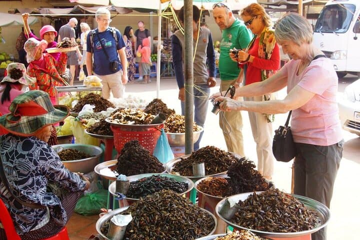 Phnom Penh to Siem Reap Scenic Transfer: Skun Spider Market, Kampong Kdei & Local Flavors