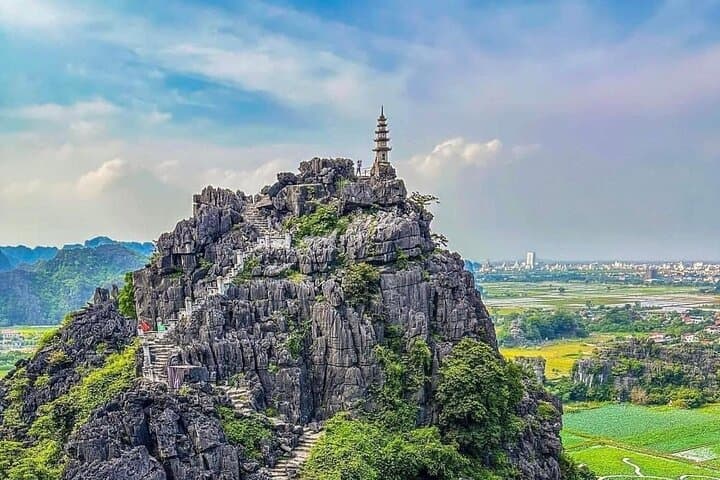 Day Trip to Ninh Binh: Hoa Lu, Trang An Sampan & Mua Cave Viewpoint