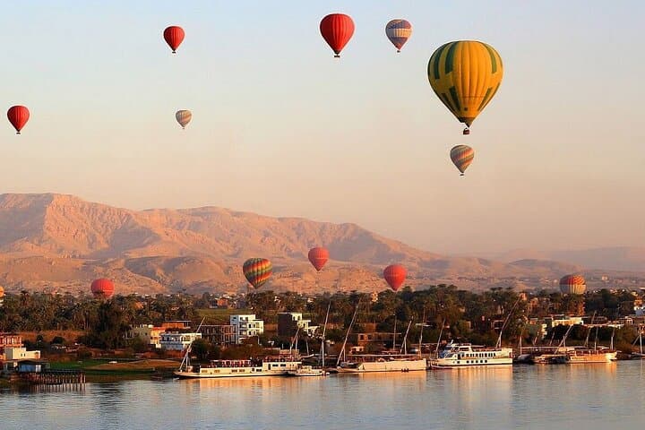 Sunrise Hot-Air Balloon Over Luxor with Personal Photographer photo 3